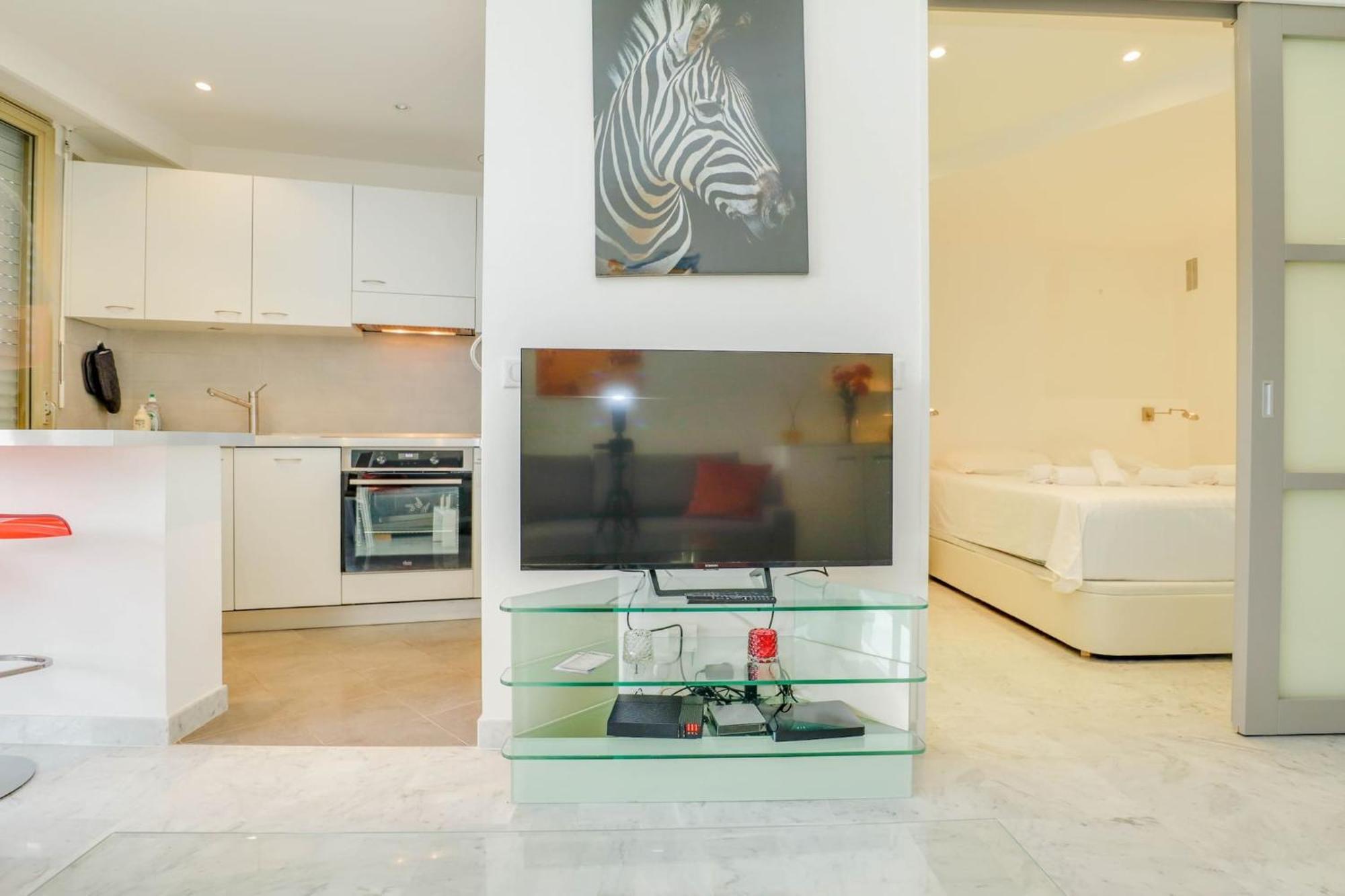 « La Grande » Vue Mer, Piscine Apartment Menton